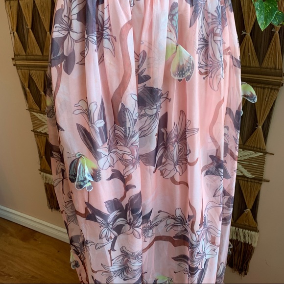 BNWT L’Atiste by Amy’ Beautiful Pink Floral Print & Butterfly Gown Size Small - Picture 3 of 9